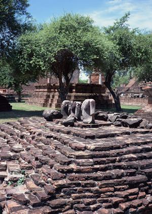 名古屋駅から徒歩1分！最新設備を備えた快適な貸し会議室『タイムオフィス名古屋』の魅力と詳細解説